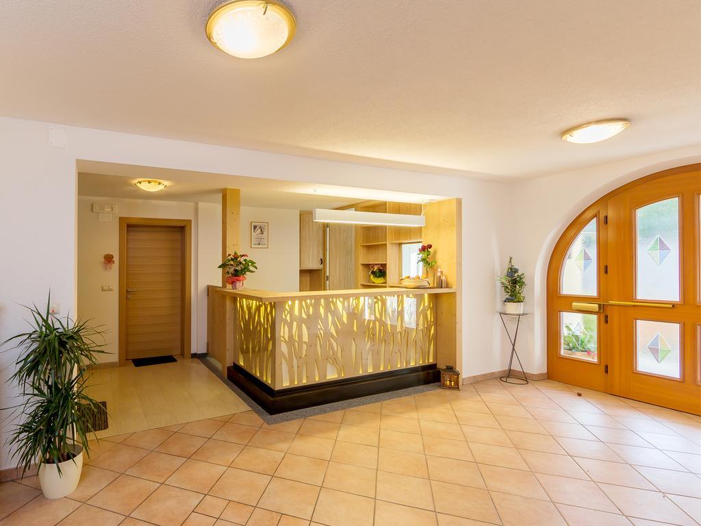 Garni Appartement Alpenresidence Cadipietra Habitación foto
